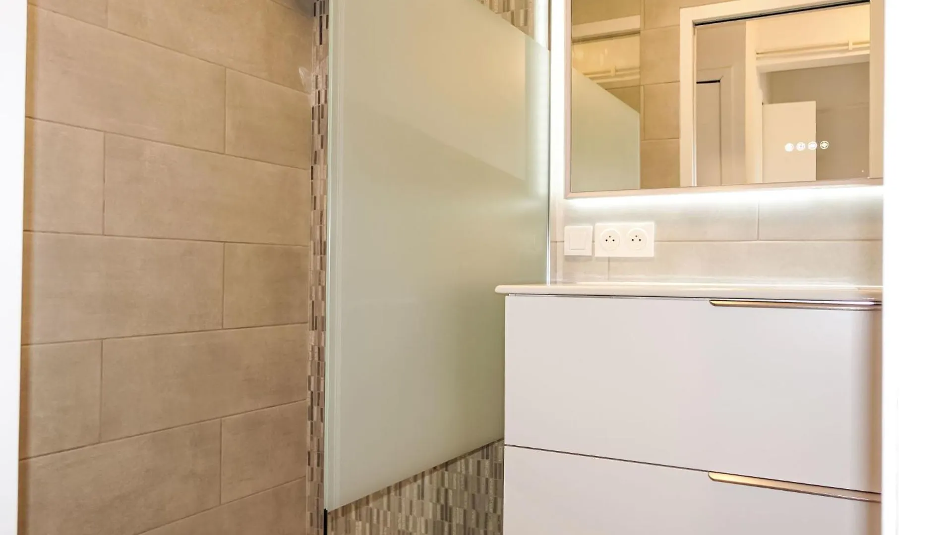 Apartment Residence Eden Parc By Interhome Sanary-sur-Mer